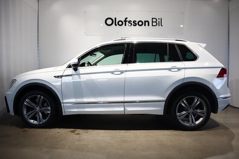 Vit Begagnad 2020 VW Tiguan R-line SUV | 309 000 kr (Marknadspris) - Bild 1/4