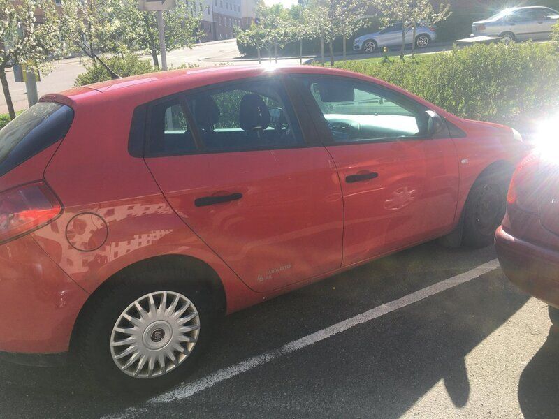 Röd Begagnad 2010 Fiat Bravo Active Halvkombi | 29 000 kr - Bild 1/3