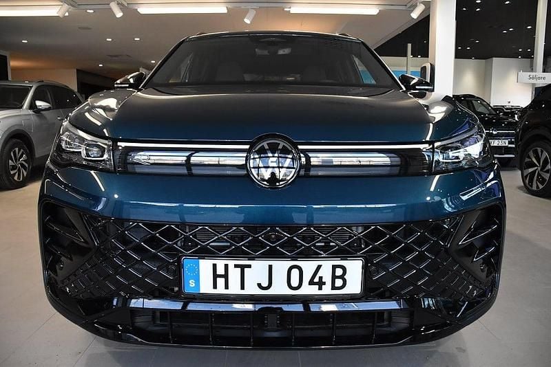 Ny VW Tiguan R-line Edition 272 HK (200 kW) 2025 Mörkblå SUV