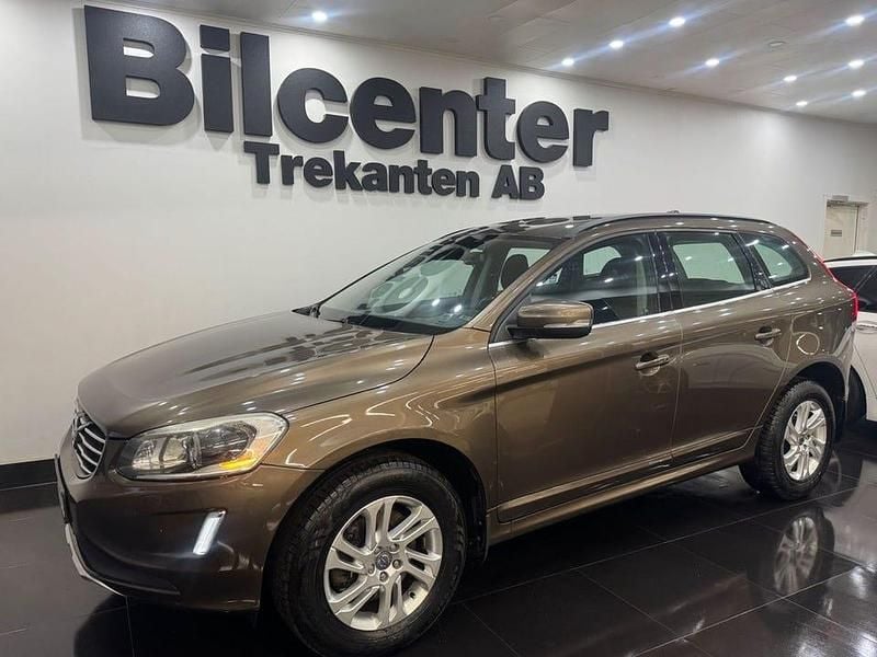 Brun Begagnad 2014 Volvo XC60 Momentum SUV | 129 900 kr (Lite dyr) - Bild 1/4