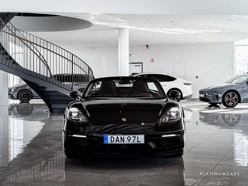 Begagnad Porsche 718 Boxster 400 HK (294 kW) 2024 Svart Cab
