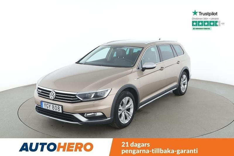 Ljusbrun (brun) Begagnad 2016 VW Passat Alltrack Kombi | 187 000 kr (Marknadspris) - Bild 1/4