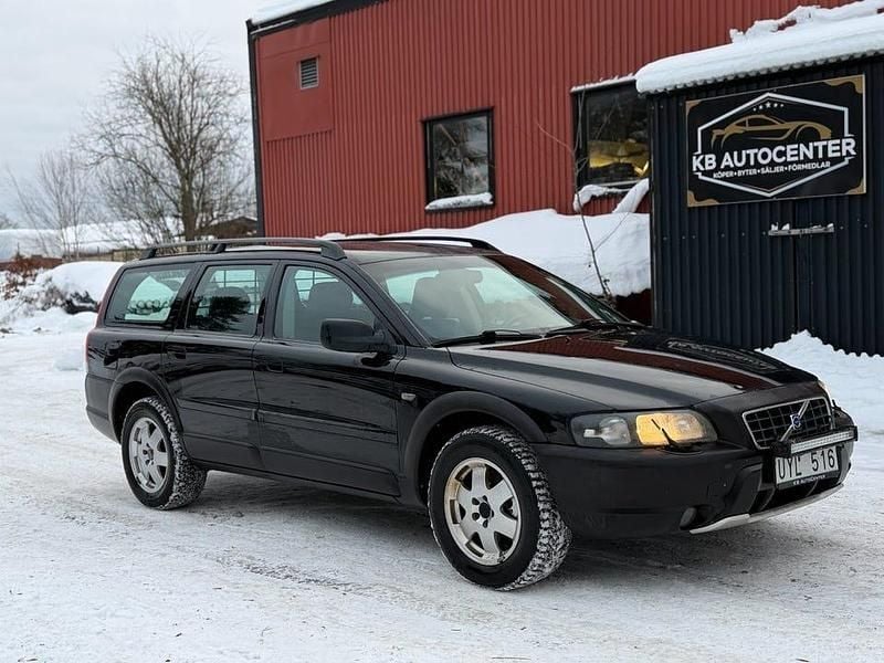 Svart Begagnad 2004 Volvo XC70 Business Edition Kombi | 39 900 kr (Marknadspris) - Bild 1/4