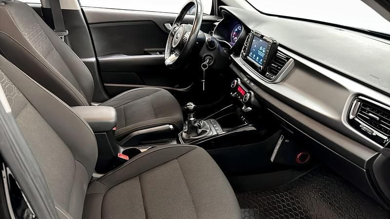 Begagnad Kia Rio 83 HK (61 kW) 2018 Svart Halvkombi