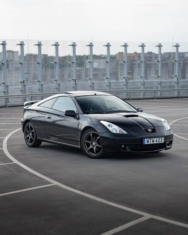 Svart Begagnad 2000 Toyota Celica GT Sportkupé | 44 000 kr - Bild 1/4