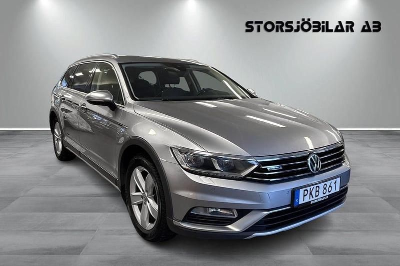Silver Begagnad 2018 VW Passat Alltrack Kombi | 219 000 kr (Marknadspris) - Bild 1/4