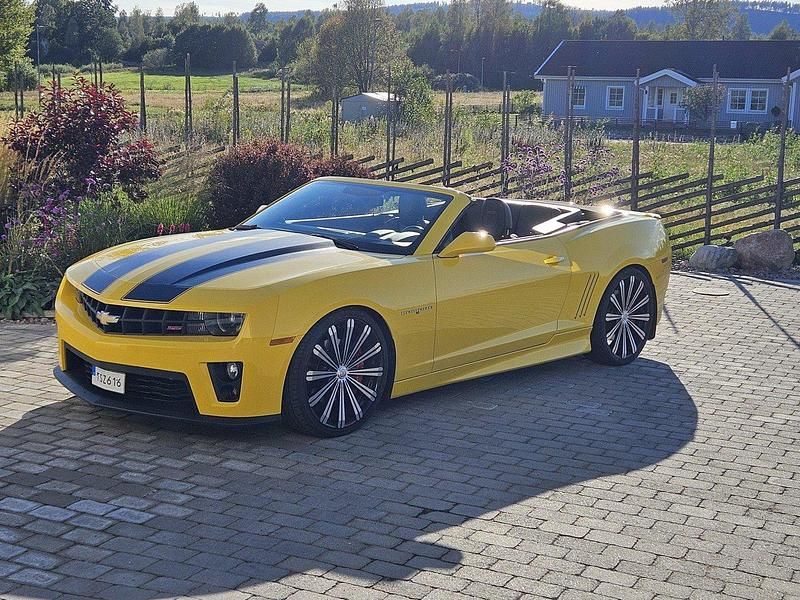Gul Begagnad 2012 Chevrolet Camaro SS Cab | 369 000 kr (Marknadspris) - Bild 1/4