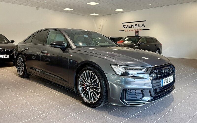 Grå Begagnad 2021 Audi A6 S-Line Sedan | 447 900 kr (Marknadspris) - Bild 1/4