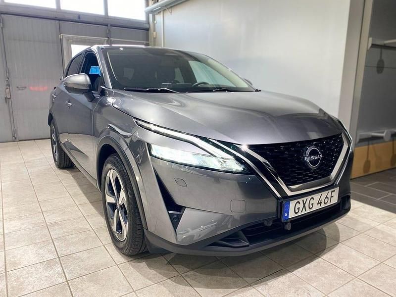 Begagnad Nissan Qashqai N-Connecta 158 HK (116 kW) 2024 Grå SUV