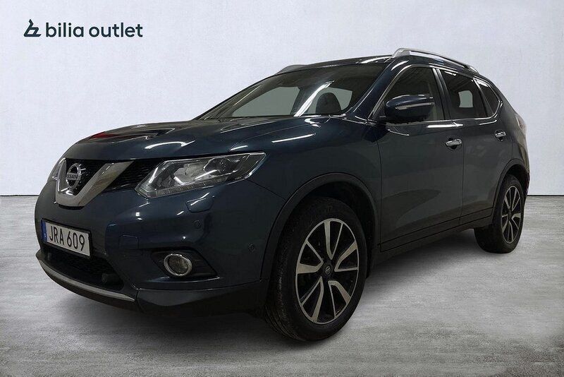 Mörkblå (blå) Begagnad 2017 Nissan X-Trail Tekna SUV | 129 000 kr - Bild 1/3