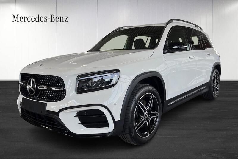 Vit Ny 2025 Mercedes GLB200 AMG line SUV | 456 000 kr - Bild 1/4