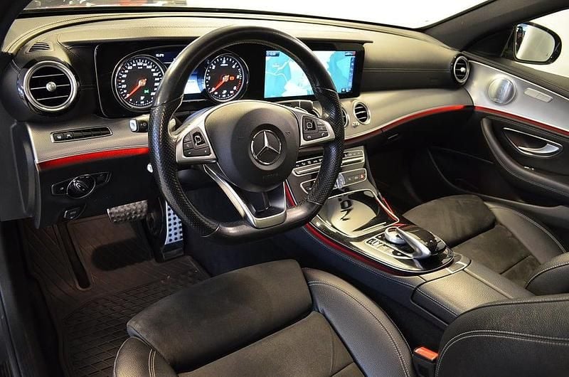 Begagnad Mercedes E220 AMG 194 HK (142 kW) 2018 Selenitgrå metallic Kombi