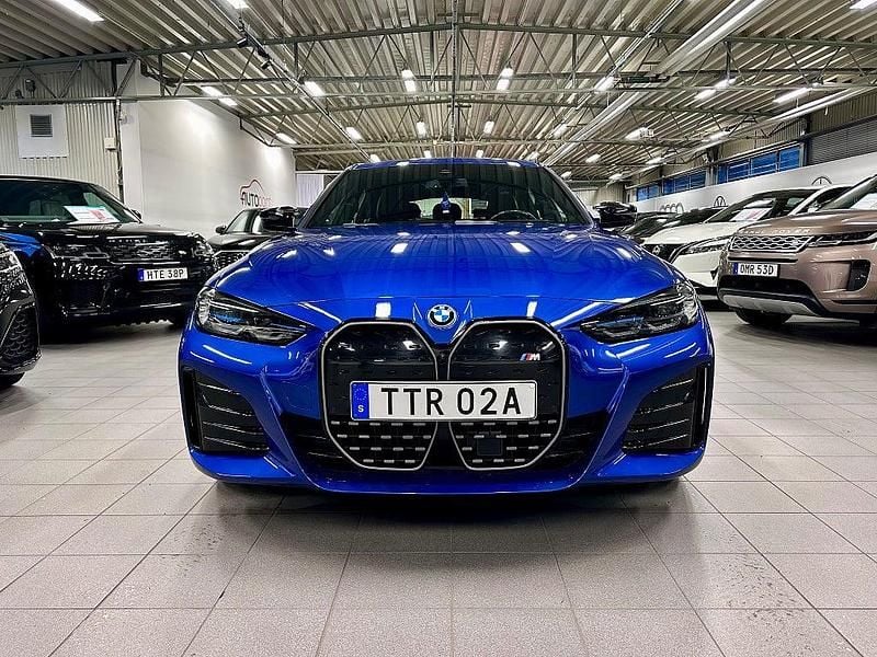 Begagnad BMW i4 M Sport 442 kW (601 HK) 2023 Blå Sedan
