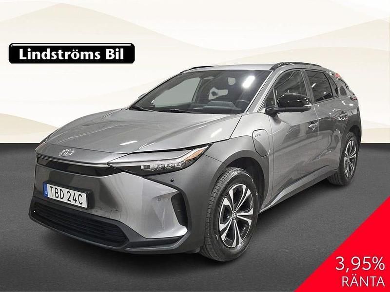 Begagnad Toyota bZ4X Edition 252 kW (343 HK) 2024 Silver SUV