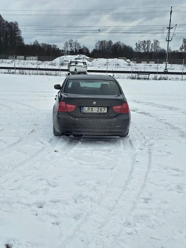 Begagnad BMW 320 Efficient Dynamics 163 HK (119 kW) 2011 Sedan