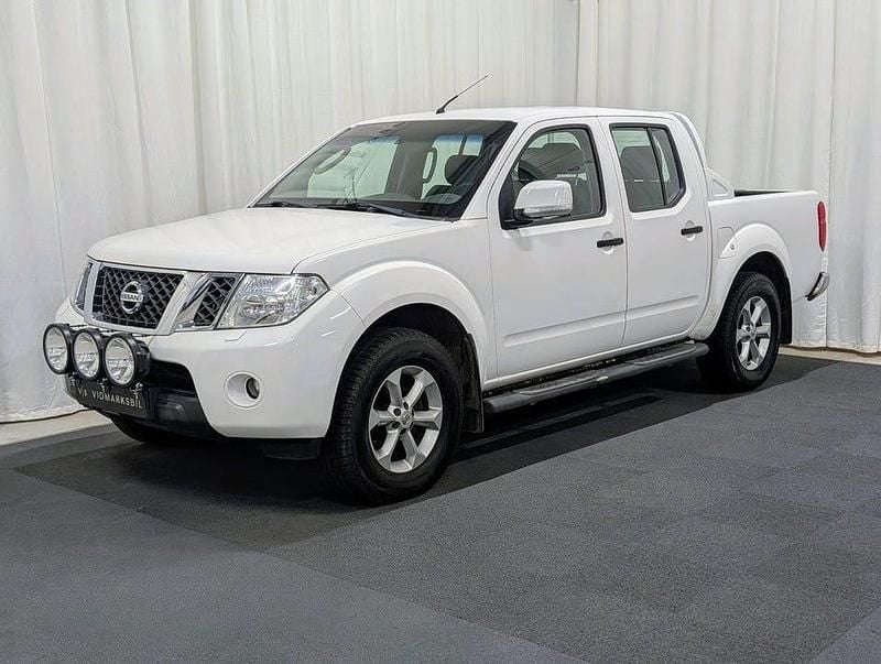 Vit Begagnad 2014 Nissan Navara Pickup | 137 900 kr (Marknadspris) - Bild 1/4