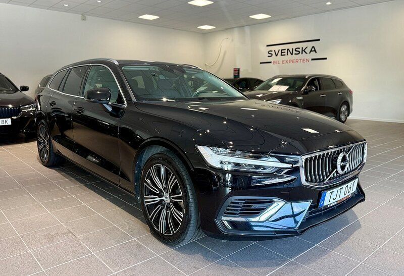 Svart Begagnad 2021 Volvo V60 Inscription Kombi | 294 900 kr (Bra pris) - Bild 1/4