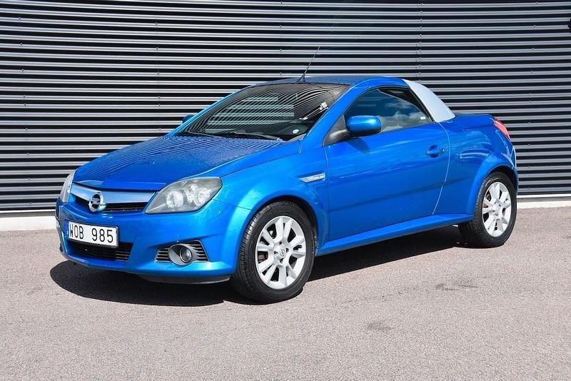 Blå Begagnad 2005 Opel Tigra Cab | 29 900 kr (Marknadspris) - Bild 1/4