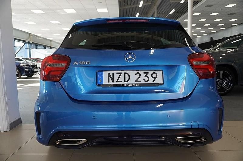 Begagnad Mercedes A180 AMG line 122 HK (89 kW) 2016 Blå Kombi