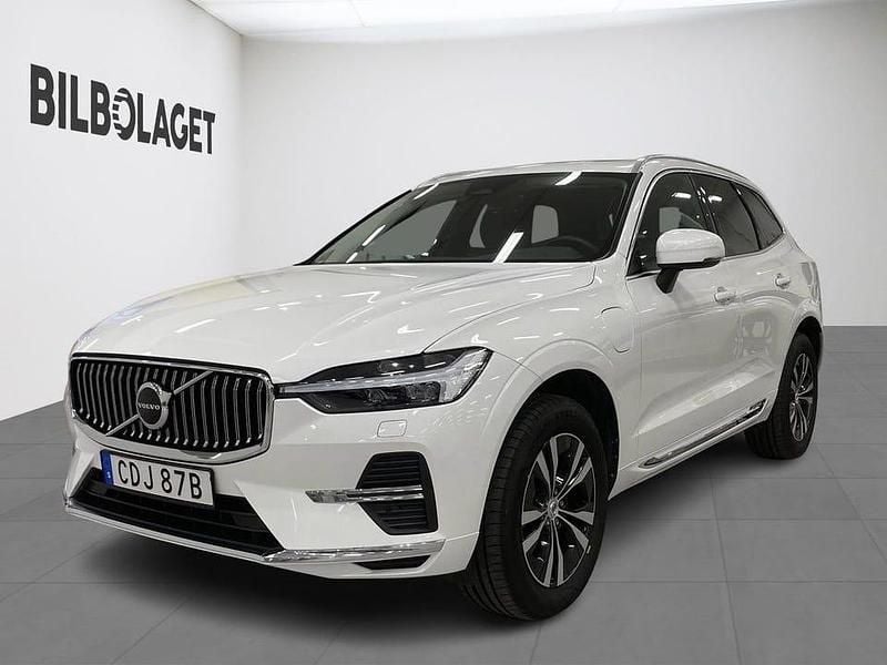 Vit Begagnad 2024 Volvo XC60 Core SUV | 439 500 kr (Marknadspris) - Bild 1/4