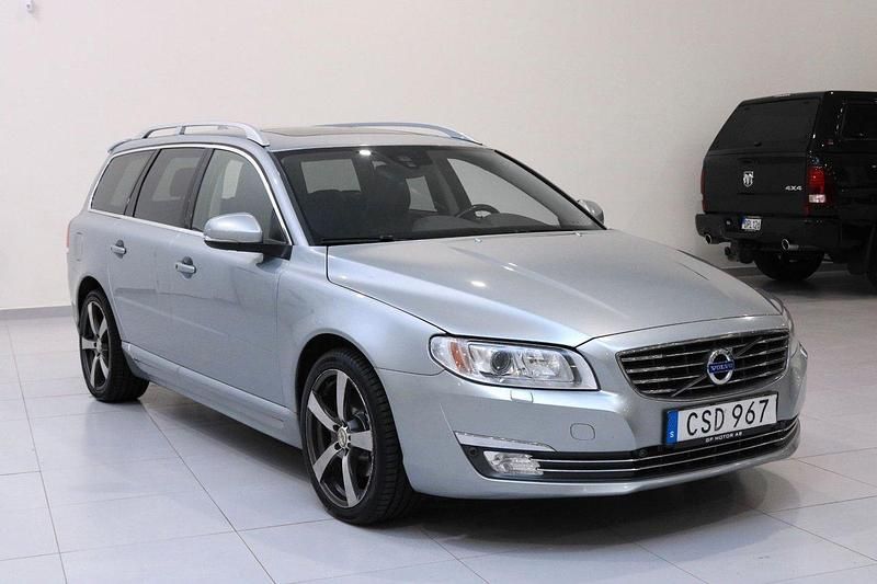 Silver Begagnad 2014 Volvo V70 Summum Kombi | 169 900 kr (Dyr) - Bild 1/4