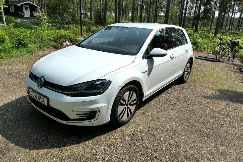 Vit Begagnad 2020 VW e-Golf Halvkombi | 160 000 kr (Bra pris) - Bild 1/4
