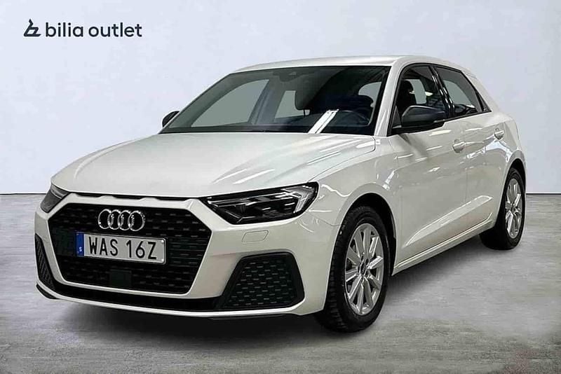 Vit Begagnad 2023 Audi A1 Sportback Halvkombi | 209 900 kr (Marknadspris) - Bild 1/1
