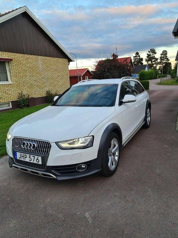 Vit Begagnad 2015 Audi A4 Allroad Kombi | 149 000 kr (Marknadspris) - Bild 1/4