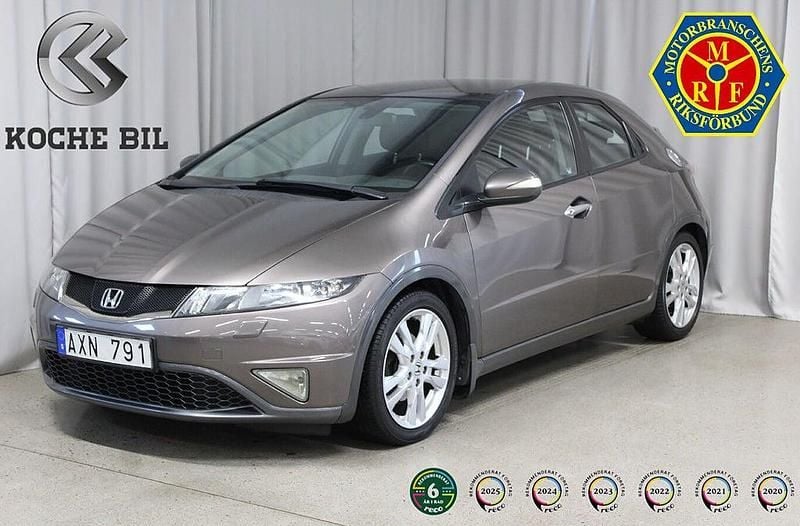 Grå Begagnad 2011 Honda Civic Sport Halvkombi | 84 900 kr (Lite dyr) - Bild 1/4