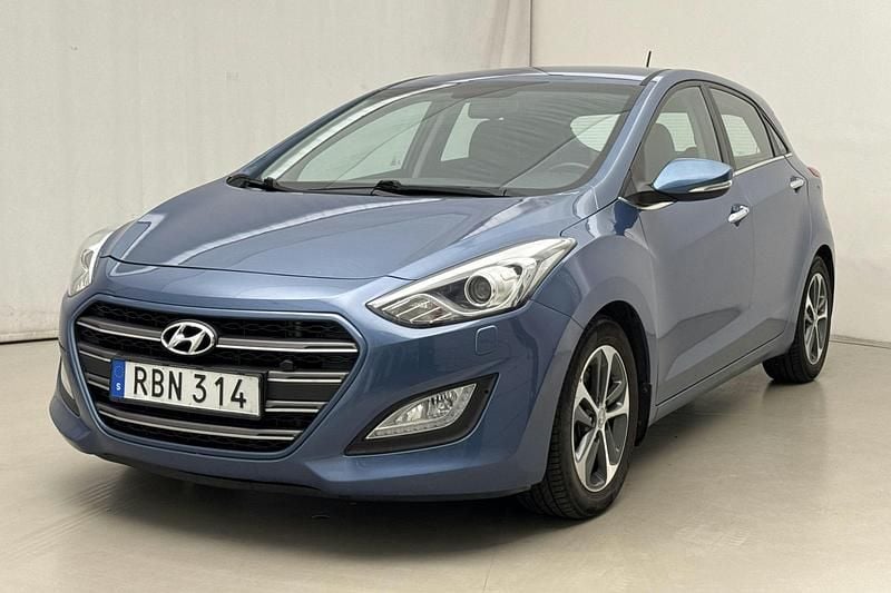 Blå Begagnad 2015 Hyundai i30 Premium | 119 800 kr - Bild 1/4