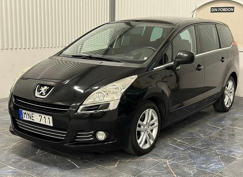 Svart Begagnad 2010 Peugeot 5008 Allure Minibuss | 59 900 kr (Marknadspris) - Bild 1/4