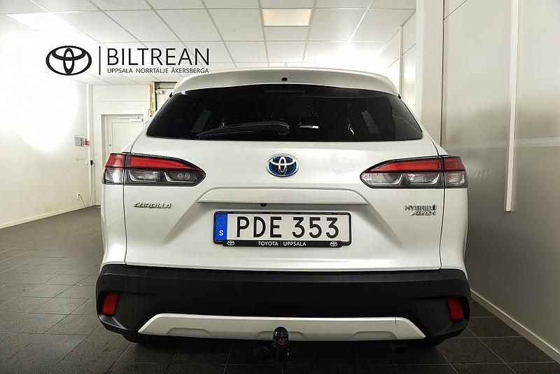 Begagnad Toyota Corolla Cross Executive 197 HK (144 kW) 2022 Vit SUV