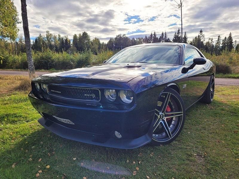 Svart Begagnad 2012 Dodge Challenger Sportkupé | 350 000 kr - Bild 1/4