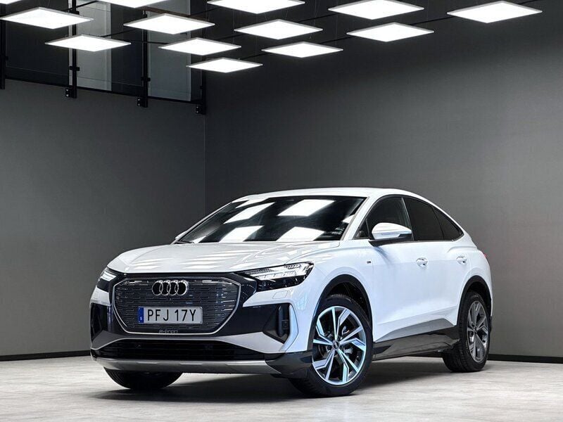 Vit Begagnad 2023 Audi Q4 Sportback e-tron S-Line SUV | 439 900 kr (Lite dyr) - Bild 1/3