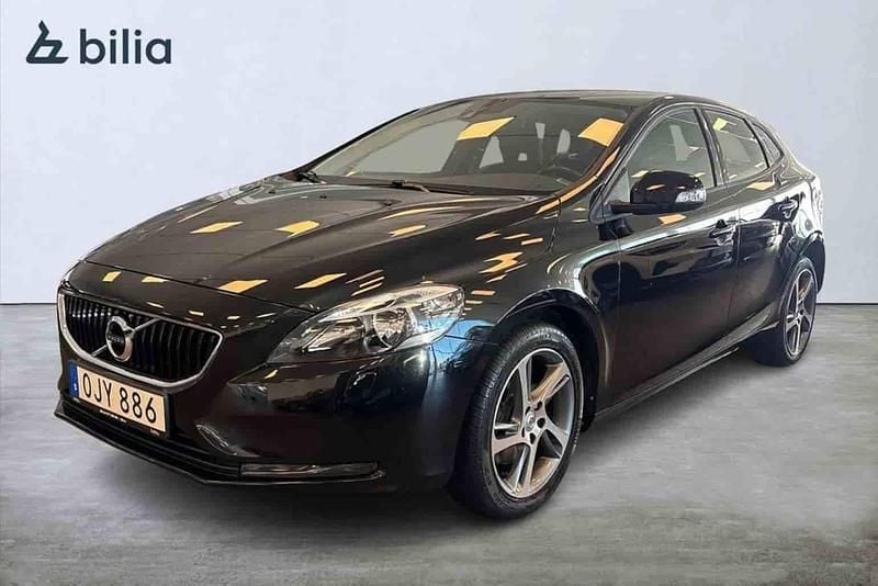 Svart Begagnad 2017 Volvo V40 Kombi | 169 000 kr (Marknadspris) - Bild 1/1