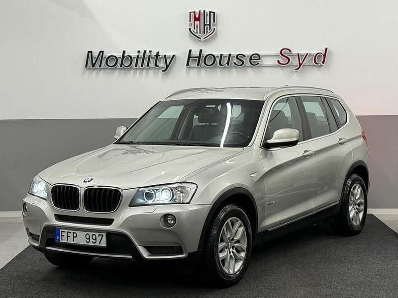 Ljusgrå Begagnad 2011 BMW X3 SUV | 129 900 kr (Marknadspris) - Bild 1/4