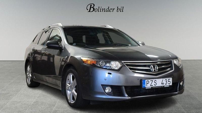 Ljusgrå Begagnad 2010 Honda Accord Executive Kombi | 78 900 kr (Marknadspris) - Bild 1/4