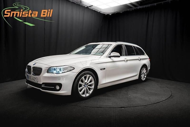Vit Begagnad 2013 BMW 520 Kombi | 134 700 kr (Marknadspris) - Bild 1/4