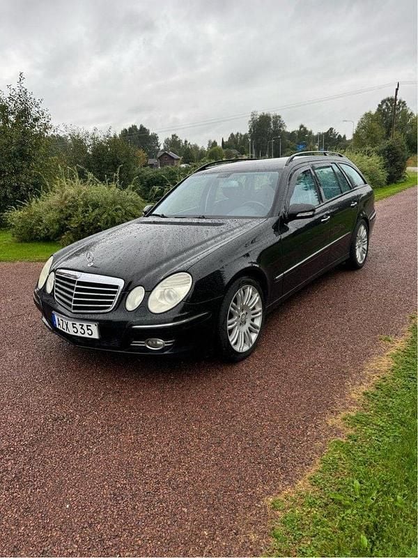Svart Begagnad 2007 Mercedes E200 Avantgarde Kombi | 39 000 kr (Bra pris) - Bild 1/4