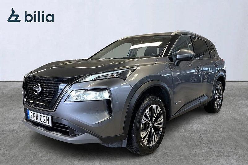 Grå Begagnad 2023 Nissan X-Trail SUV | 429 900 kr (Dyr) - Bild 1/4