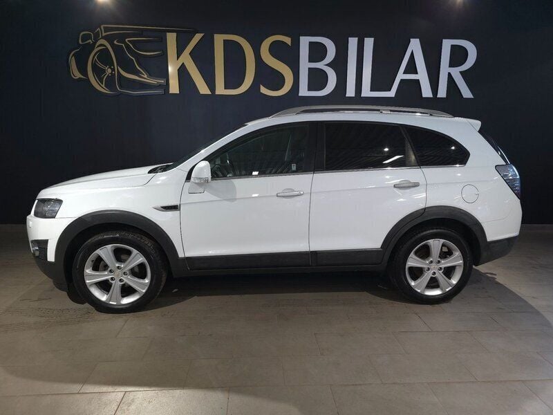 Vit Begagnad 2012 Chevrolet Captiva SUV | 79 900 kr (Marknadspris) - Bild 1/4