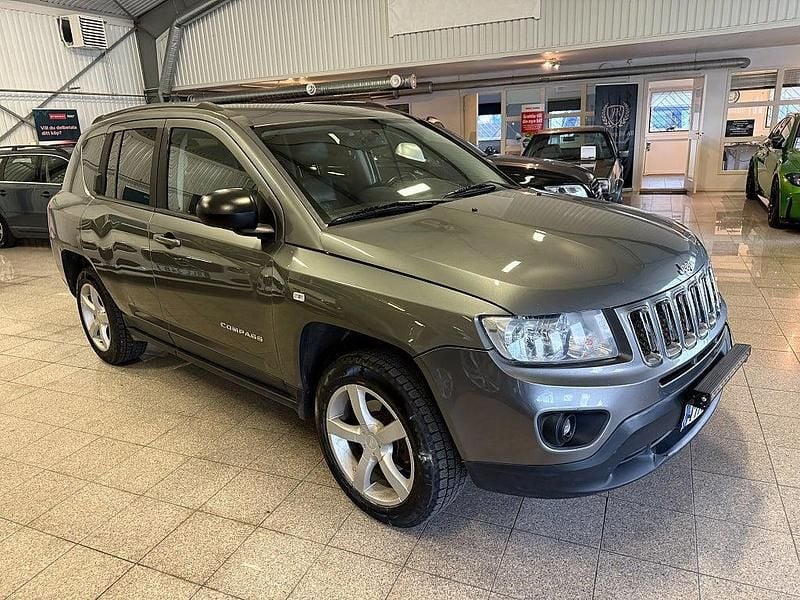 Mörkgrå Begagnad 2011 Jeep Compass SUV | 59 900 kr (Bra pris) - Bild 1/4