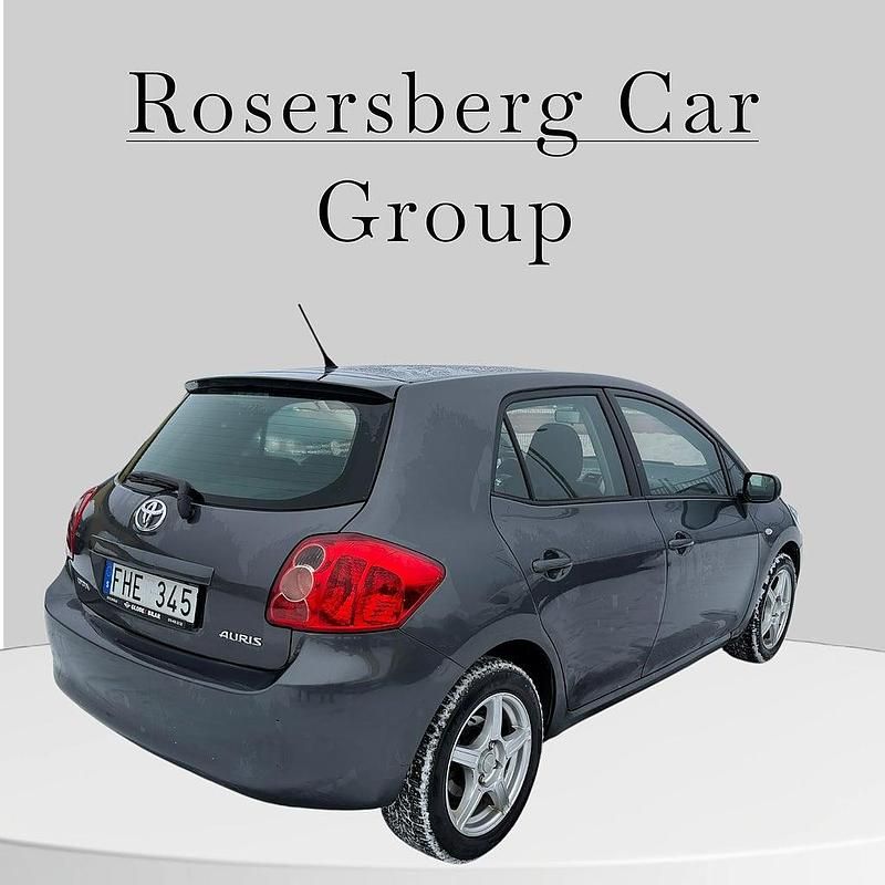 Begagnad Toyota Auris 124 HK (91 kW) 2007 Grå Halvkombi