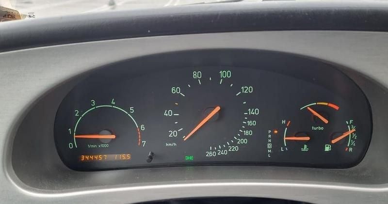 Begagnad 2004 Saab 9-5 Vector Kombi | 11 000 kr (Marknadspris) - Bild 1/3