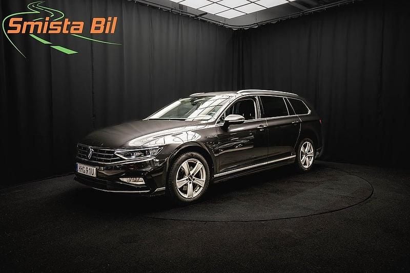Grå Begagnad 2022 VW Passat R-line Kombi | 278 900 kr (Bra pris) - Bild 1/3