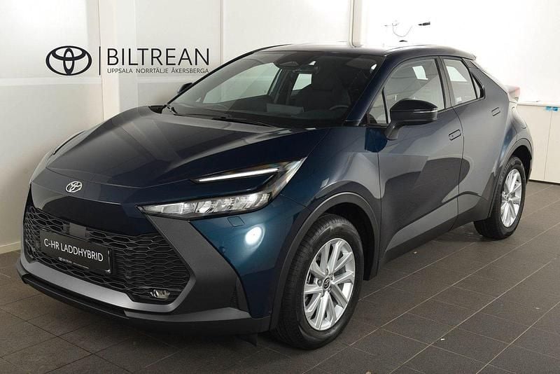 Blå Ny 2025 Toyota C-HR SUV | 399 900 kr (Bra pris) - Bild 1/4