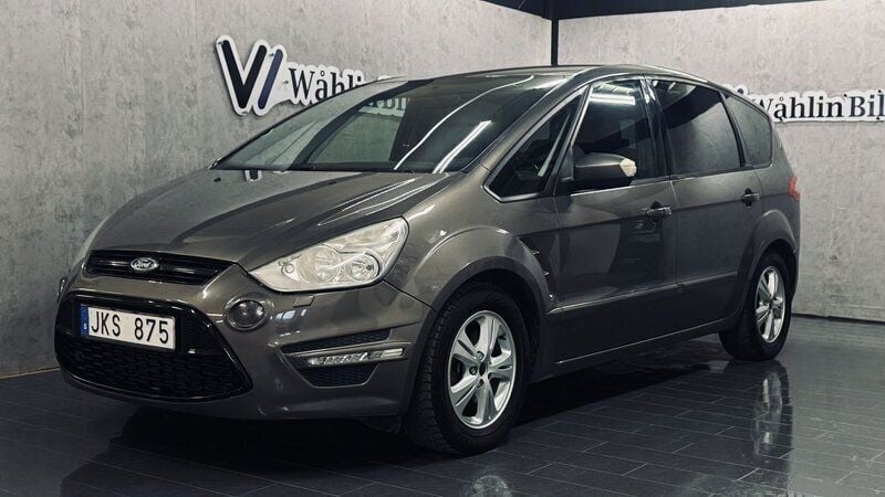 Grå Begagnad 2013 Ford S-MAX Sport Minibuss | 49 900 kr (Superpris) - Bild 1/4