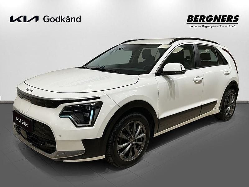 Vit Begagnad 2022 Kia e-Niro SUV | 319 900 kr (Dyr) - Bild 1/4