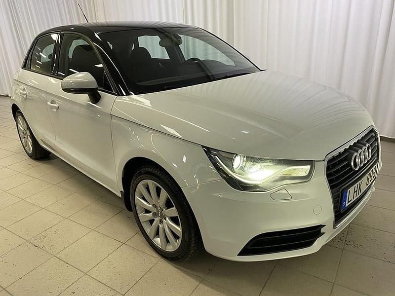 Vit Begagnad 2013 Audi A1 Sportback Halvkombi | 99 000 kr (Marknadspris) - Bild 1/4