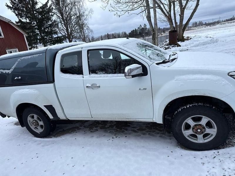 Begagnad Isuzu D-Max 200 HK (147 kW) 2014 Sedan